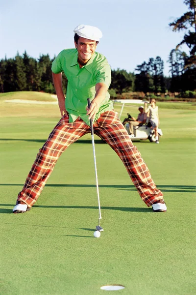 Man Playing Golf Field — Stock Photo, Image