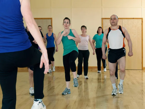 Ejercicio Aeróbico Gimnasio — Foto de Stock