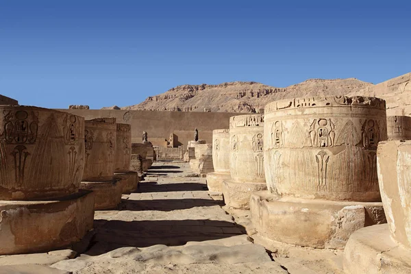 Ναός Habu Egypt Και Γαλάζιο Ουρανό — Φωτογραφία Αρχείου