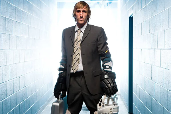 Schöner Junger Geschäftsmann Mit Eishockeyuniform — Stockfoto