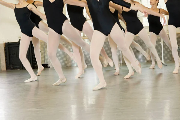 Ballerinas Bailando Clase — Foto de Stock