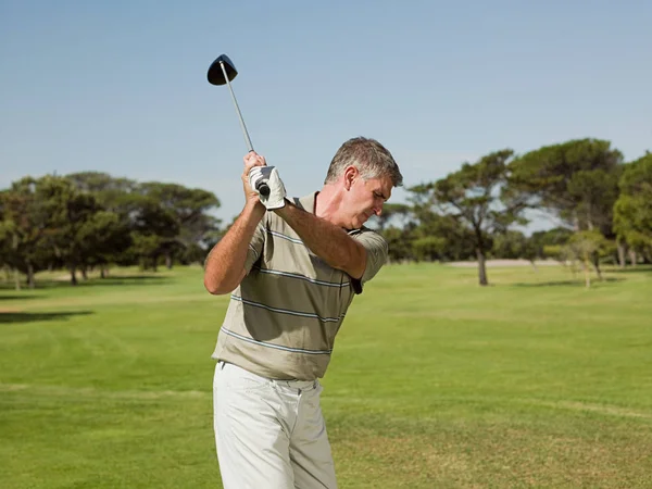 Homem Jogando Golfe Campo Golfe — Fotografia de Stock