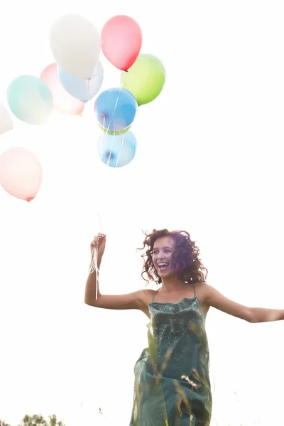 気球を保持している女性 — ストック写真