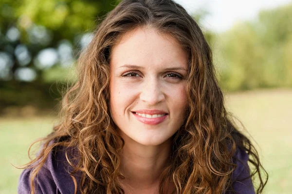 Mujer Joven Retrato Parque — Foto de Stock