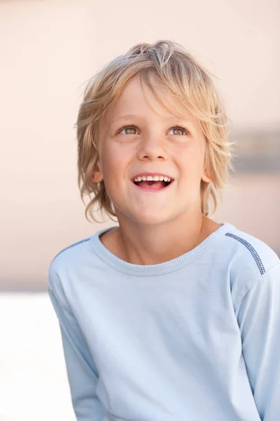 Close Van Jongen Glimlachend Gezicht — Stockfoto