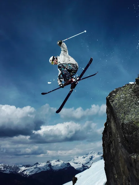 Skieur Saut Roche — Photo