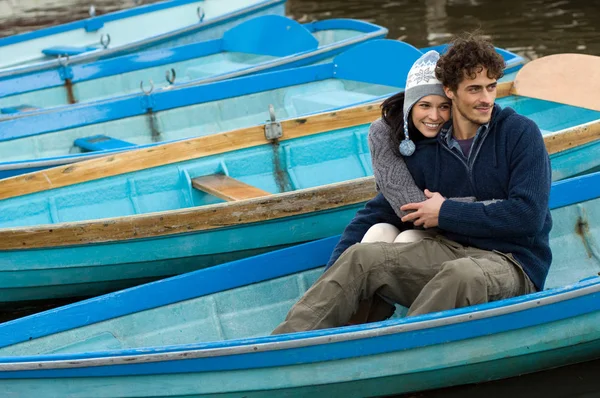 Pareja Barco Sonriente —  Fotos de Stock