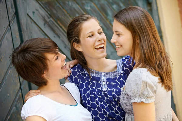 Three Girls Hanging Out — Stock Photo, Image