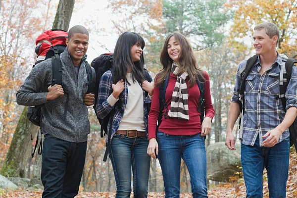 Young People Hiking Forest — Stock Photo, Image