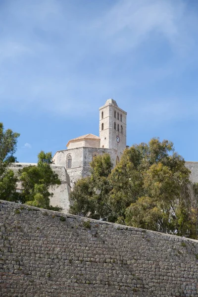 Blick Auf Stadtmauern Und Kirche Der Altstadt Ibiza Spanien — Stockfoto