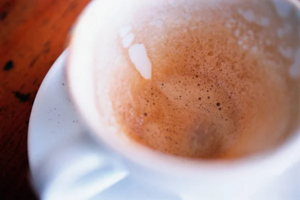 Basuras en taza de café vacía — Foto de Stock