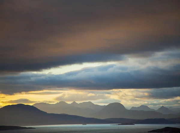 Nuvens Tempestade Sobre Loch North West Highlands Escócia Reino Unido — Fotografia de Stock