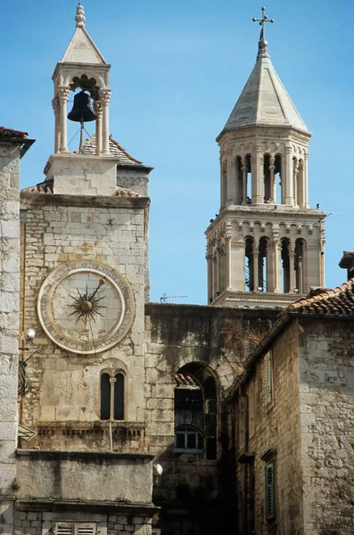 Uhr Turm Geteilt Kroatien Selektiven Fokus — Stockfoto