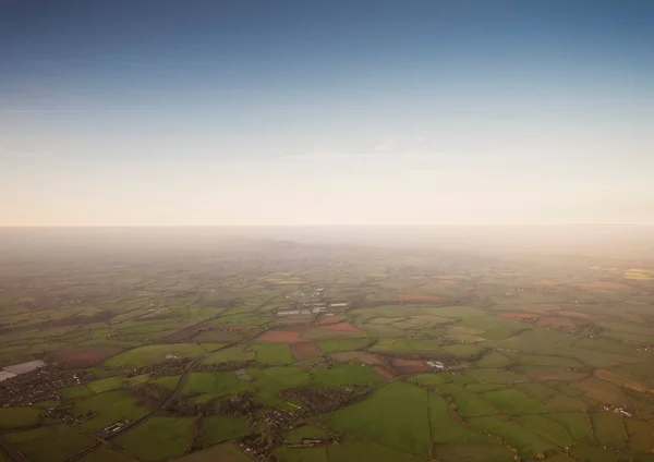 Вид с воздуха на сельские угодья — стоковое фото