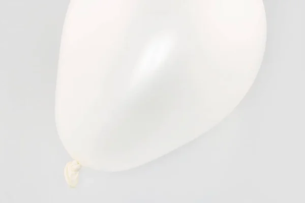Weißer Ballon Auf Weißem Hintergrund — Stockfoto