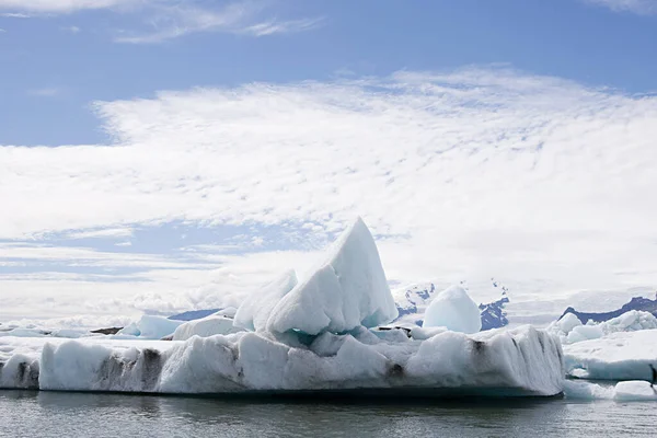 Island Isberg Jokulsarlonlagunen Som Driver Från Vatnajokullglaciären Till Nordatlantiska Oceanen — Stockfoto