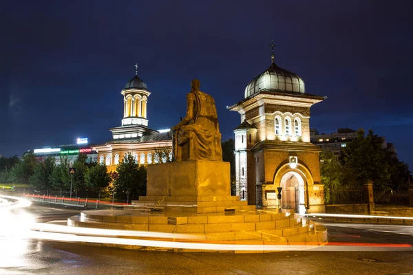 Μνημείο Και Ιστορικά Κτίρια Νύχτα Κραϊόβα Ρουμανία — Φωτογραφία Αρχείου