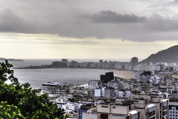 Vista elevada de Copacabana e Leme do Morro da Babilônia, Rio de Janeiro, Brasil — Fotografia de Stock