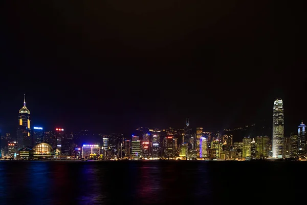 밤에는 몽롱 스카이 라인 — 스톡 사진
