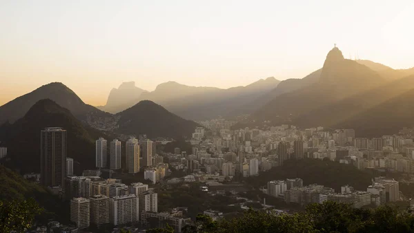 Vzdálený Pohled Krista Vykupitele Úsvitu Rio Janeiro Brazílie — Stock fotografie