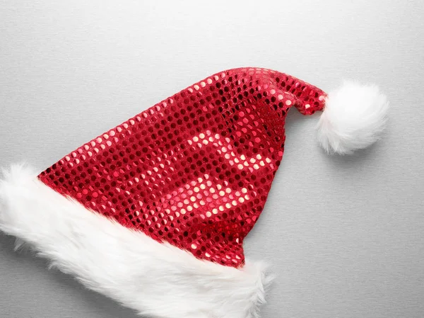 Sparkly Καπέλο Santa Απομονώνονται Λευκό Φόντο — Φωτογραφία Αρχείου