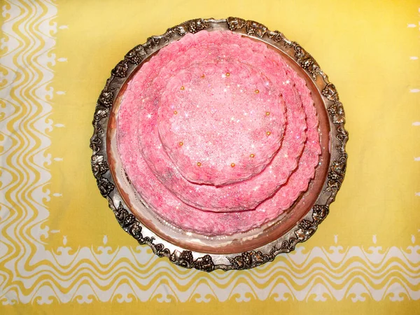 Pink Birthday Cake Silver Tray — ストック写真