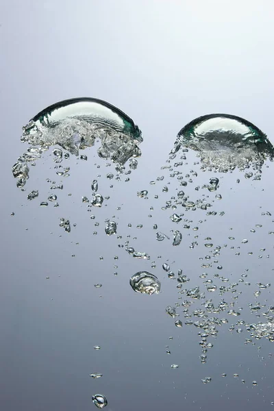 Bąbelki powietrza w wodzie — Zdjęcie stockowe