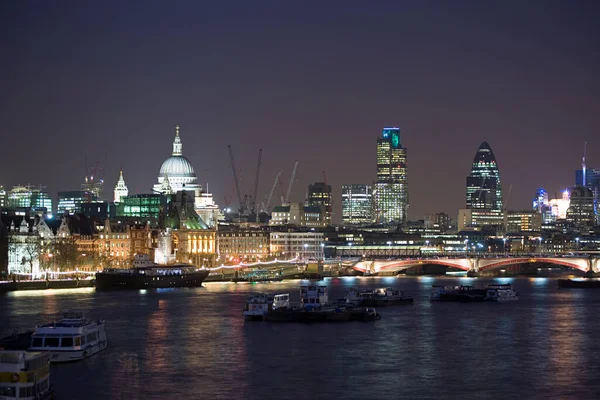Лондонский Горизонт Ночью — стоковое фото