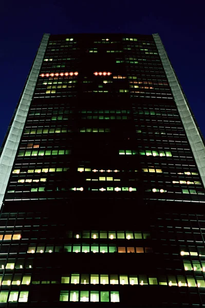 Geceleri Ofis Binası — Stok fotoğraf
