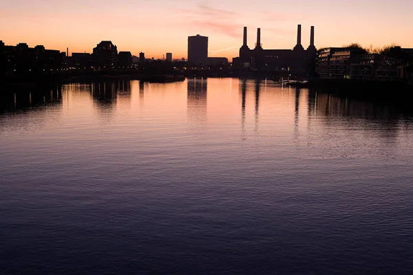 Σταθμός Ηλεκτροπαραγωγής Battersea Στο Ηλιοβασίλεμα — Φωτογραφία Αρχείου