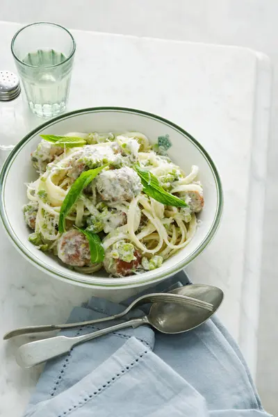 Cuenco Salchichas Pasta Guisantes — Foto de Stock