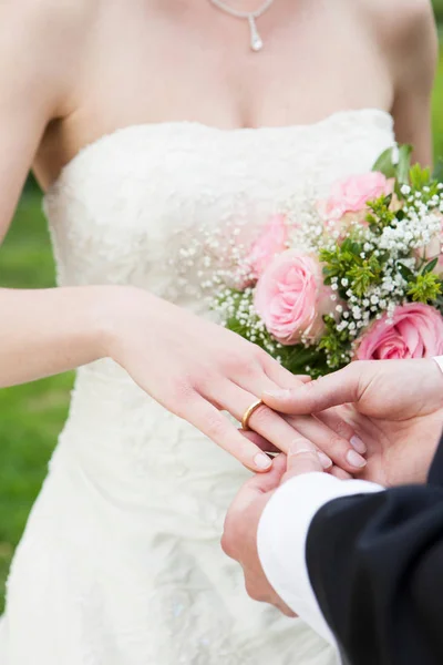 Groom Putting Wedding Ring Bride — Stock Photo, Image