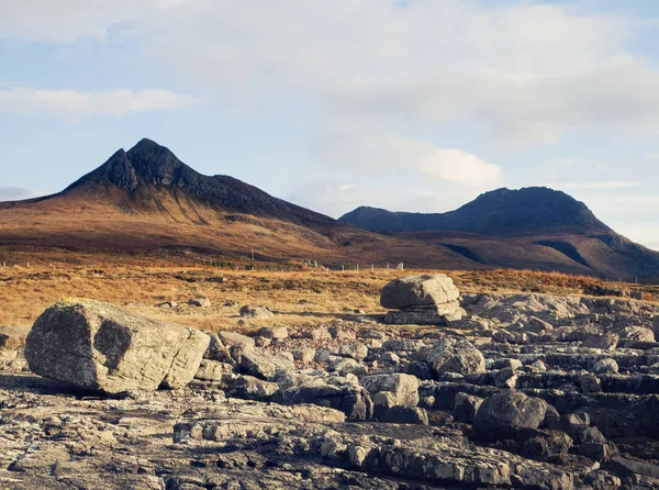巨石和山脉 Assynt 西北高地 苏格兰 — 图库照片