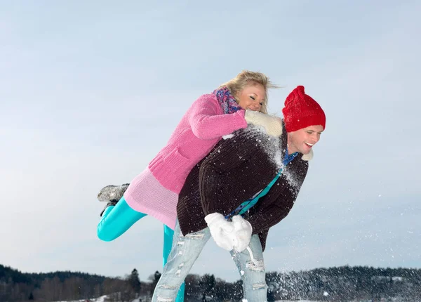 雪戦争を経験した夫婦 — ストック写真