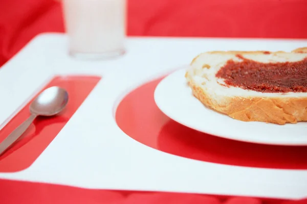 Marmelade Auf Brot Auf Teller — Stockfoto