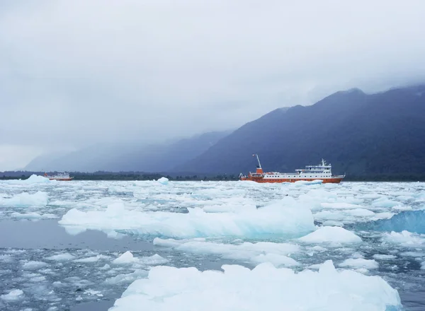Barche Iceberg Nel Parco Nazionale Laguna San Rafael — Foto Stock
