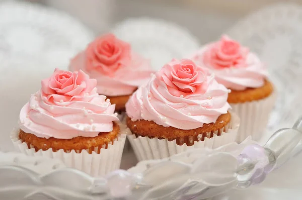 Sabroso cupcake rosa — Foto de Stock