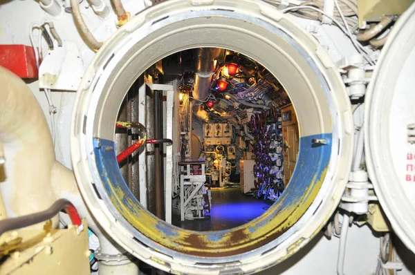 Özellikle bir denizaltı içinde