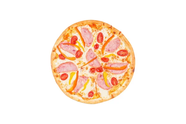 Pizza deliciosa com presunto pimentas doces e tomates isolados em um fundo branco. Vista superior — Fotografia de Stock