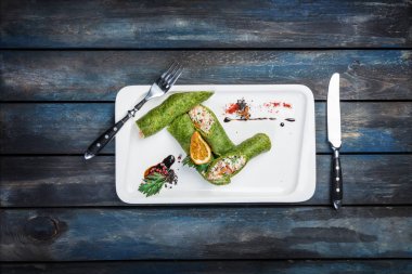 Spinash bahar rulo ile çatal bıçak takımı