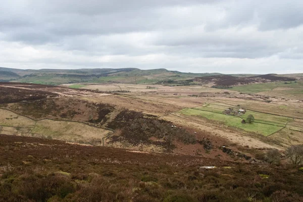 View of the fields and heather across the Staffordshire Moorland — Stock Photo, Image