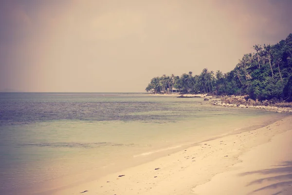Lato piaszczystej plaży z efektu retro filtra — Zdjęcie stockowe
