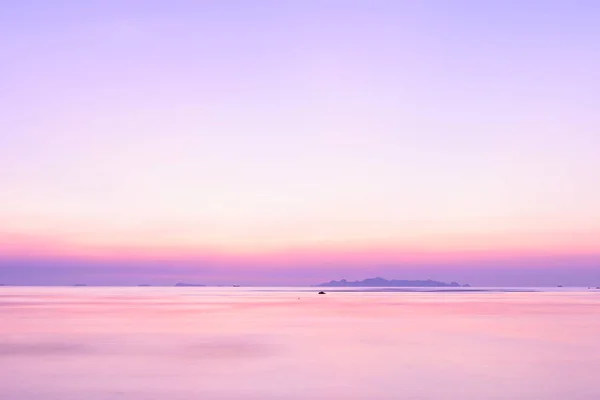 ビーチと空夕日を背景、レトロな効果 — ストック写真