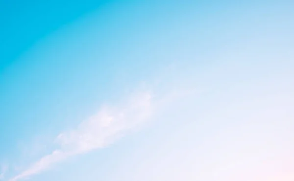 Pôr Sol Dramático Azul Céu Rosa Nuvens Fundo — Fotografia de Stock