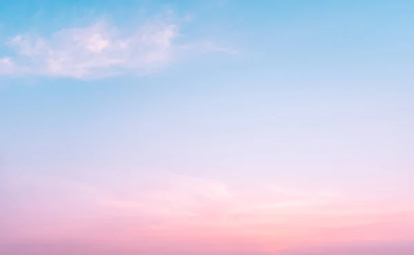 Bella Dolce Alba Drammatico Cielo Blu Nuvole Viola Con Sfondo — Foto Stock