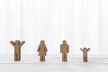 Kendinizi Corona virüsü hastalıklarından (COVID-19) korumak için mesafeli adımlar atın (COViD-19).