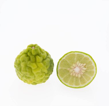 Kaffir kireç, Bergomot beyaz arka planda izole edilmiş, kaplıca tedavisi