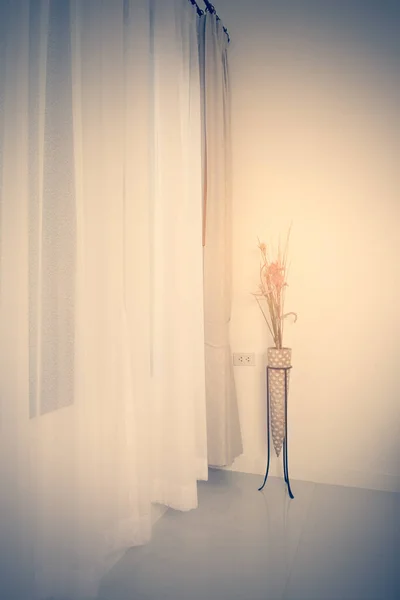 Dormitorio Moderno Diseño Interior Con Ramo Flores Secas Hermoso Fondo — Foto de Stock