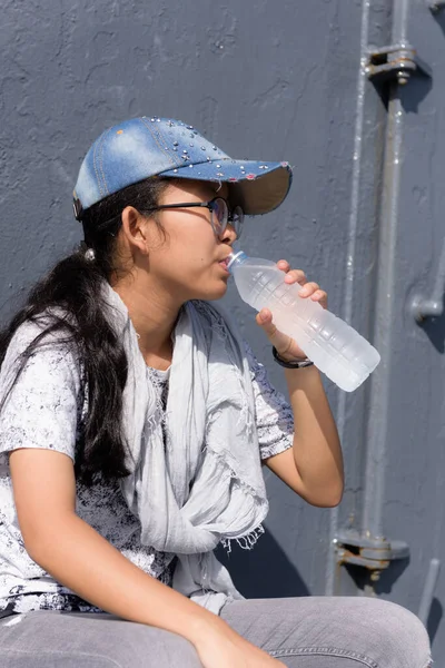 Cute Asian Girl Trendy Style Drinking Water Sunny Day — Stock Photo, Image