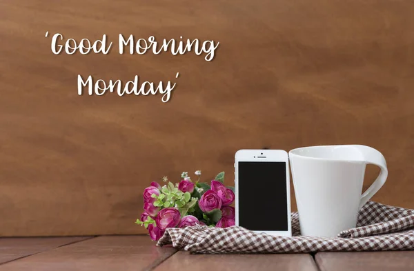 Dobrý Pondělí Text Šálkem Kávy Růže Mobilní Telefon Dřevěném Pozadí — Stock fotografie